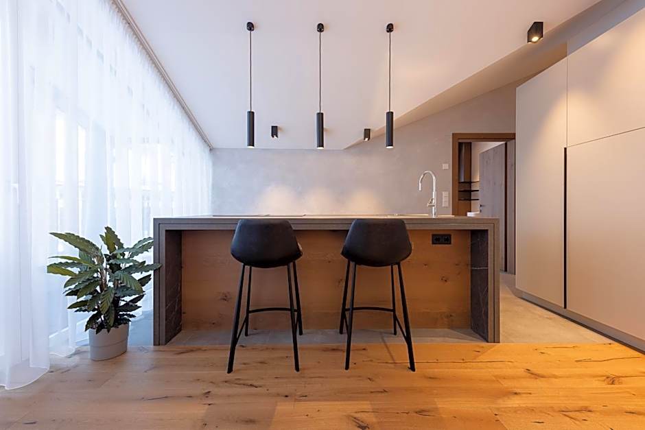 Max Mountain Apartments