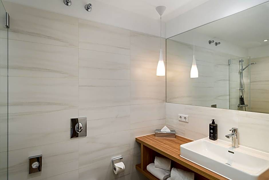 elaya hotel regensburg city center, Trademark by Wyndham