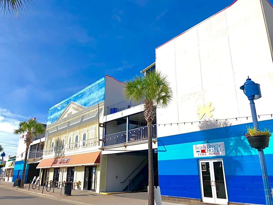 Sea And Breeze Hotel And Condo
