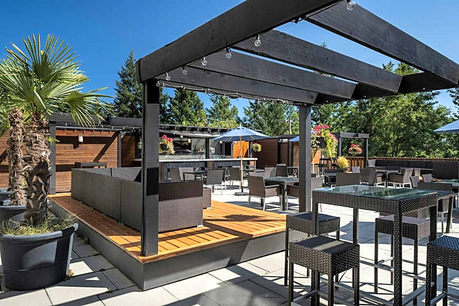 Four Points By Sheraton Victoria Gateway