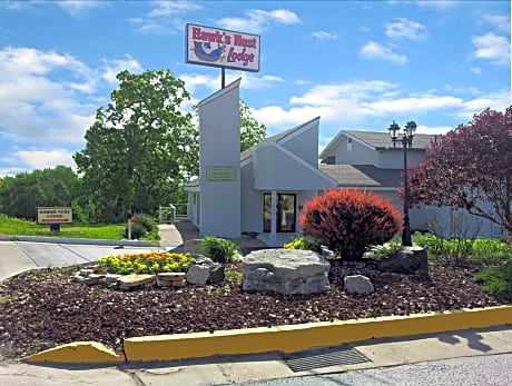 Hawk's Nest Lodge