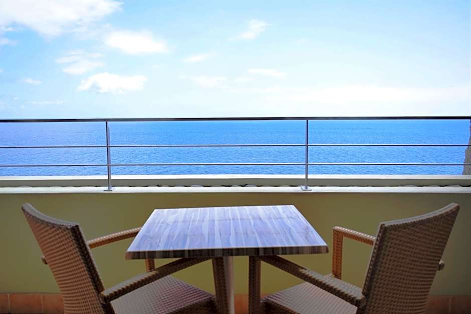 Madeira Regency Cliff- Adults Only