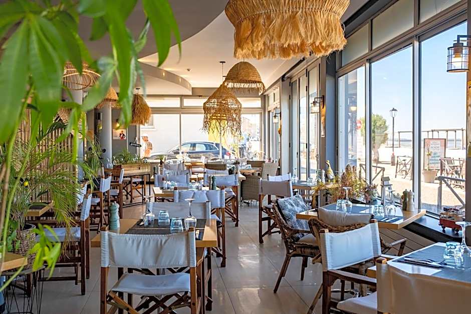 Acadie Saint Victor - Hôtel restaurant -Face mer- Châtelaillon plage