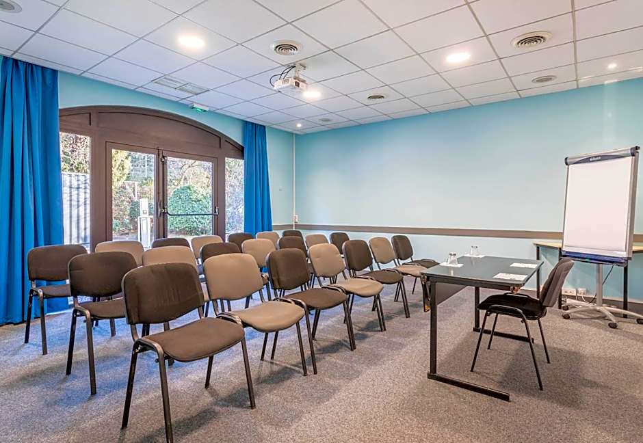 B&B HOTEL Marseille La Valentine Porte d'Aubagne