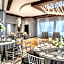 Renaissance by Marriott Boston Patriot Place Hotel