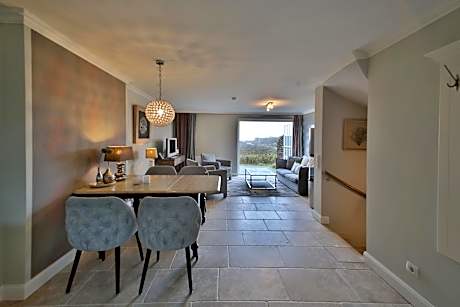 Deluxe Apartment with Terrace (2-4 adults)