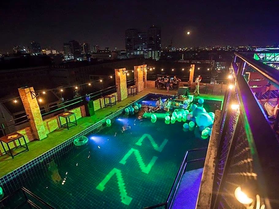 Photo 1 of 50 of OYO 796 Paradise Sukhumvit Hotel