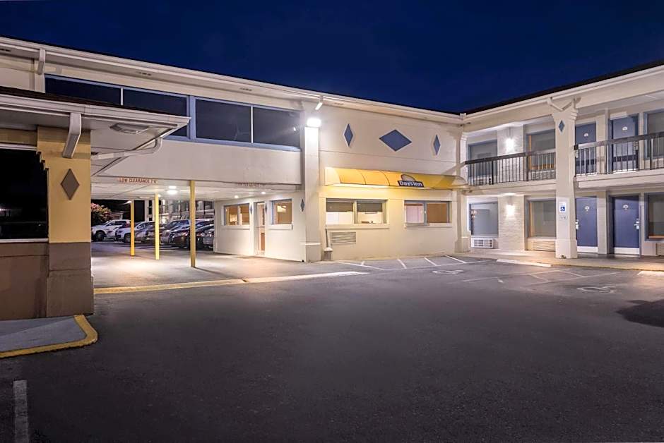 Days Inn by Wyndham Jacksonville NC