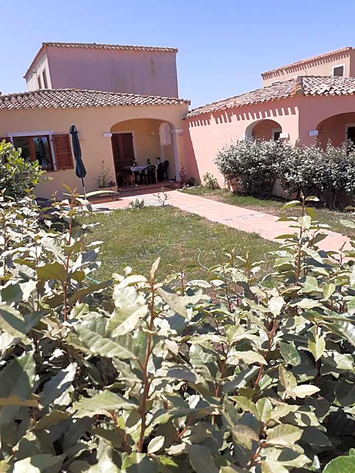 casa mirice in residence con piscina ,wifi,climatizzatore vicino al mare