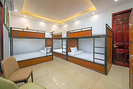 6-Bed Mixed Dormitory Room