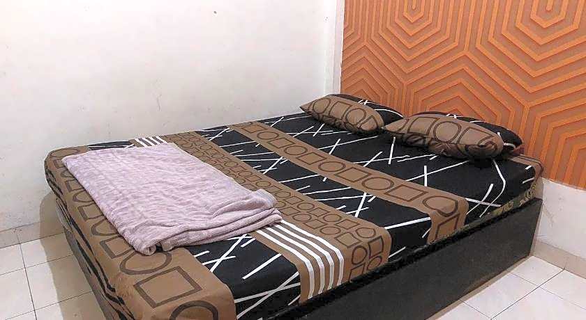 RedDoorz near GOR Lagaligo Palopo