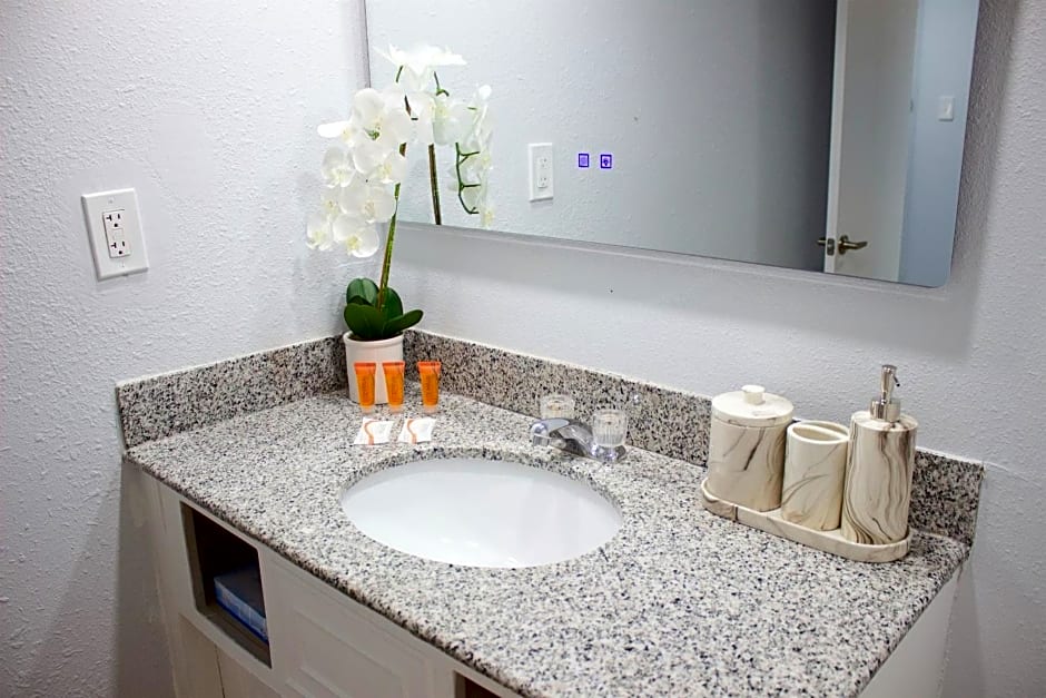 Sun & Sand Resort Oceanfront Suites