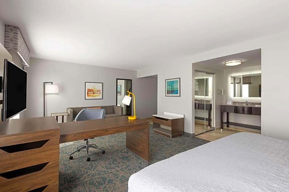 Hampton Inn By Hilton And Suites Savannah-Airport