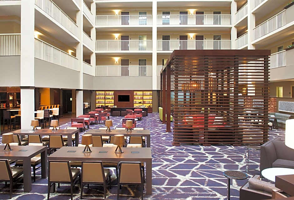 Embassy Suites by Hilton Philadelphia Airport