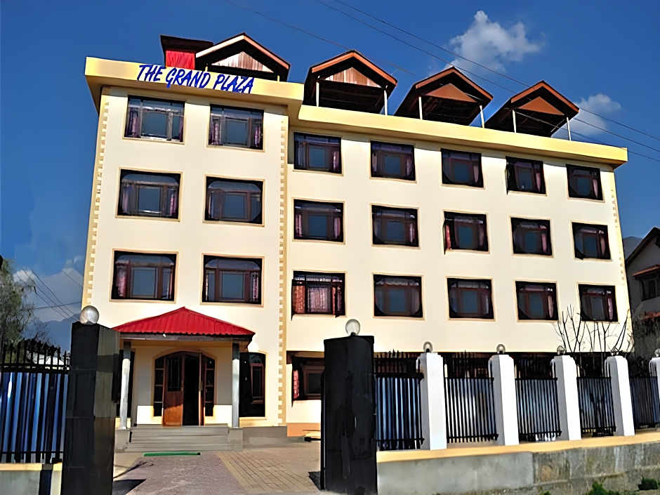 The Grand Plaza – Srinagar, PA