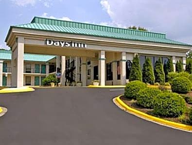 Days Inn by Wyndham Hendersonville