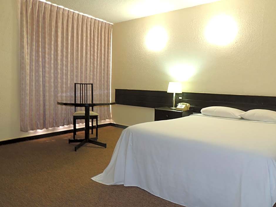 Photo 1 of 4 of Double Room