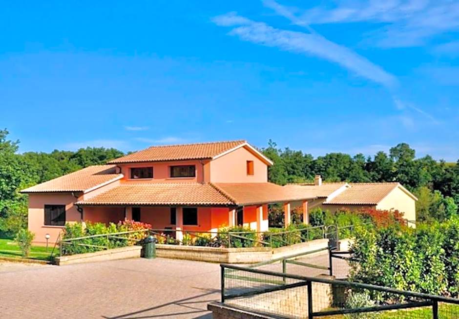 Residence with swimming-pool and thermal pools in Sorano