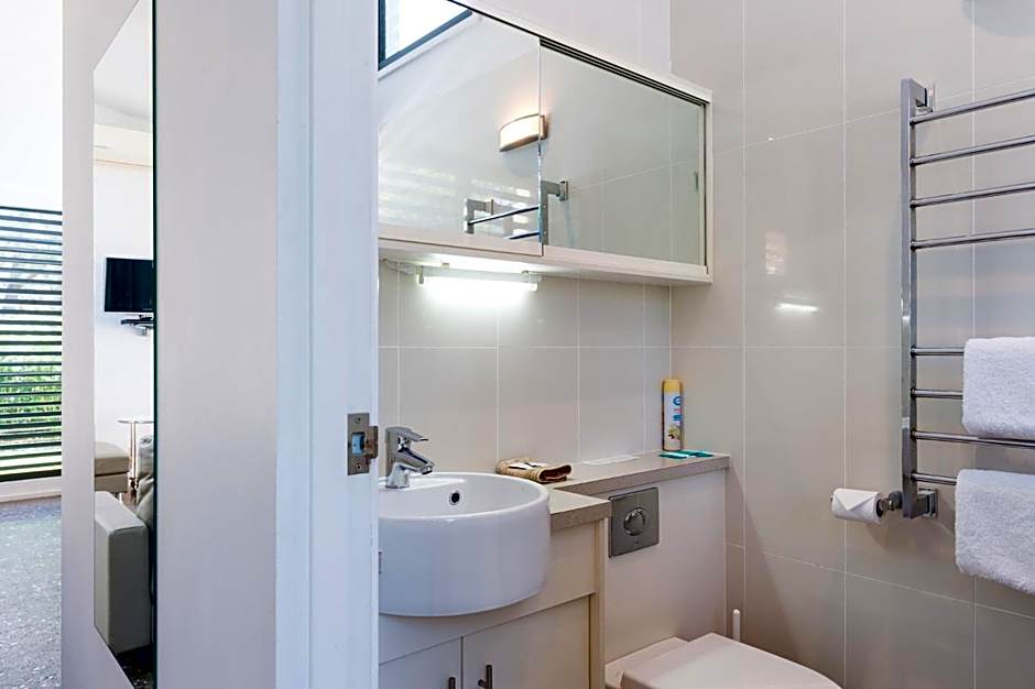 By the Beach B&B Self Contained Apartments