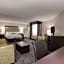 La Quinta Inn & Suites by Wyndham Detroit Metro Airport