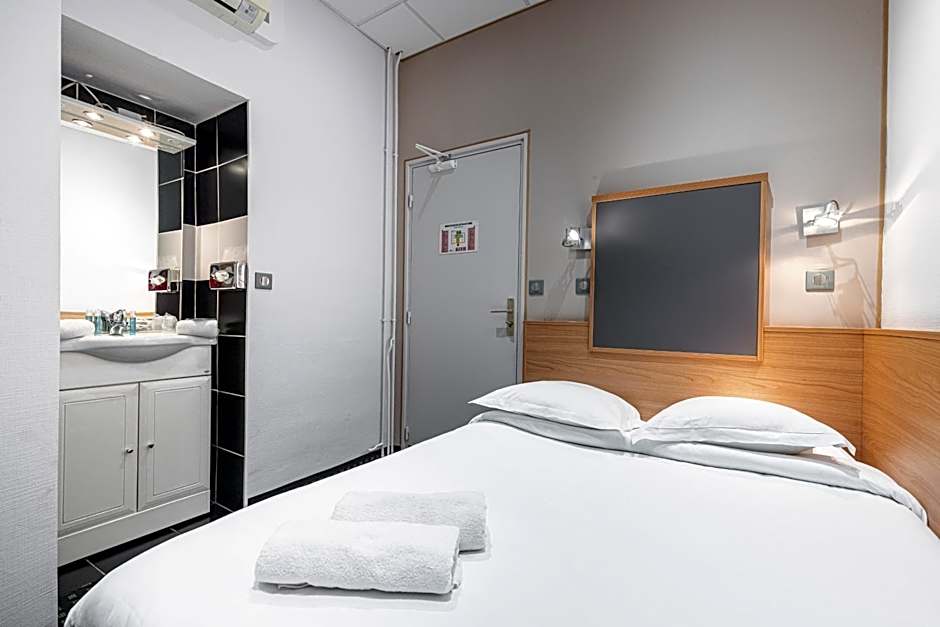 Modern Waikiki Hotel