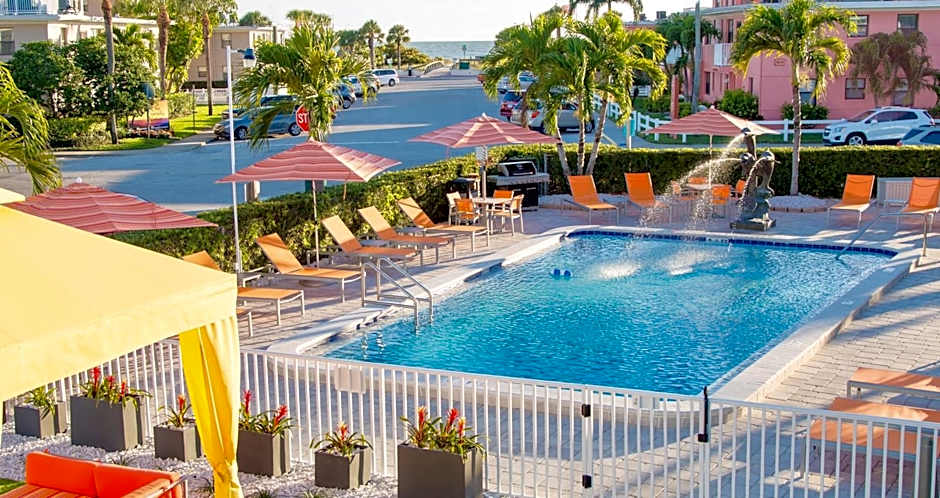 Foto 1 daripada 50 — St. Pete Beach Suites