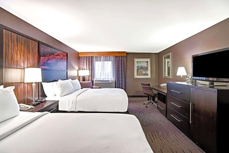 Deluxe Queen Room with Two Queen Beds and Panoramic City View