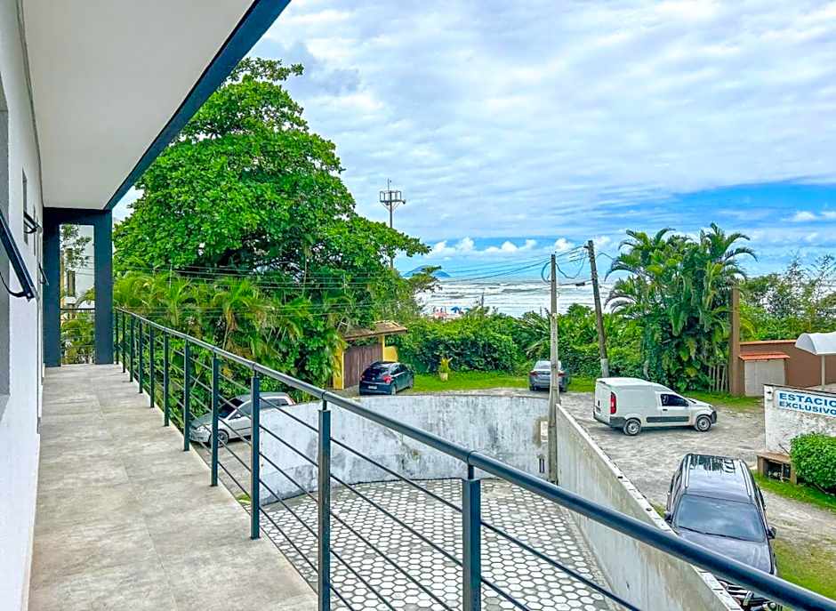 Flat a beira mar da Praia de Guaratuba Bertioga SP