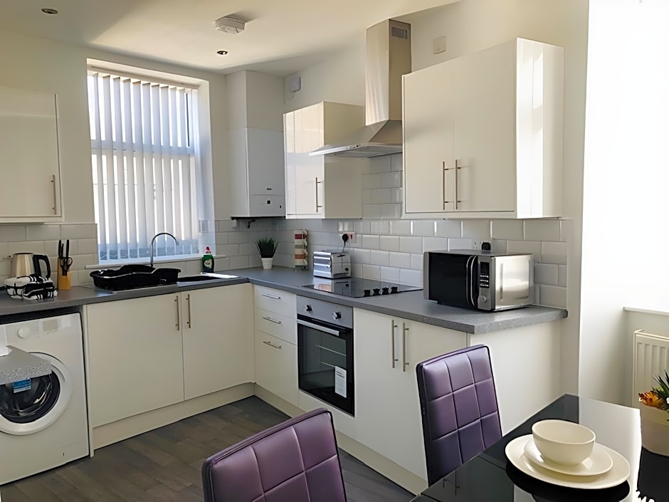 Townhouse @ 51 Balfour St -Stoke