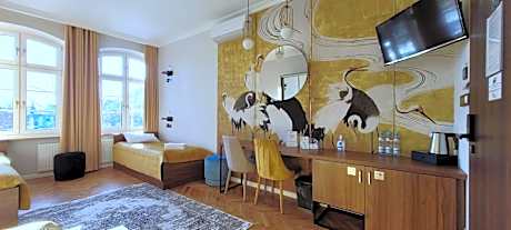 Forrest Apartments & Hostel