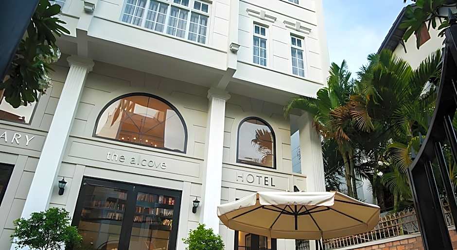 The Alcove Library Hotel