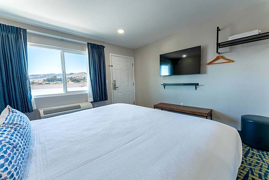 The Grove at Pismo Beach