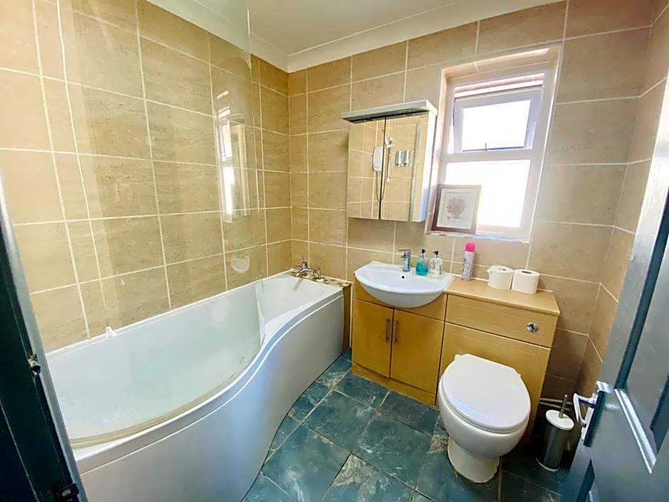 Hollybush Guest House