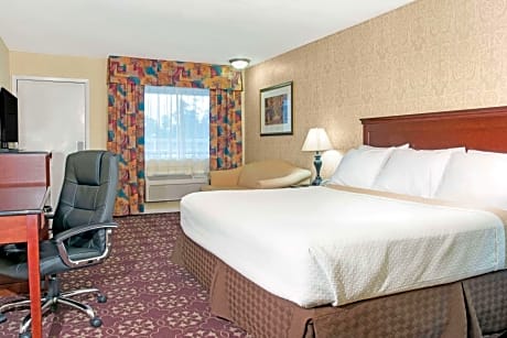 2 Double Beds Efficiency Non-Smoking
