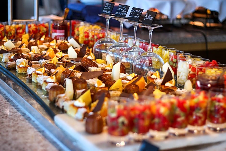 Grand Muthu Oura View Beach Club