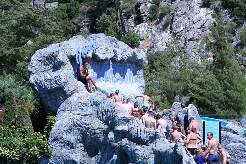 Grand Aquarium Apart