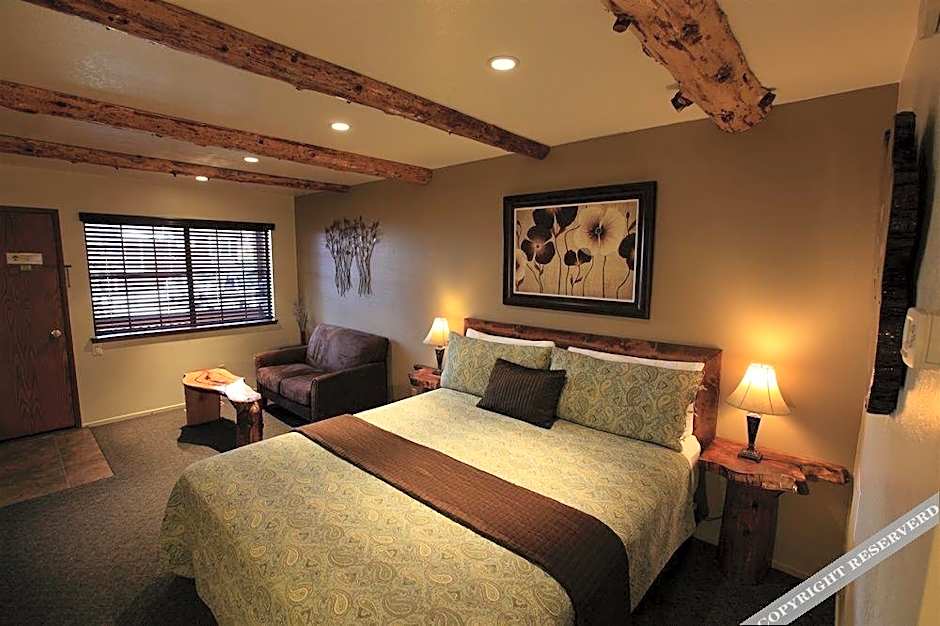 Sleepy Hollow Cabins & Hotel