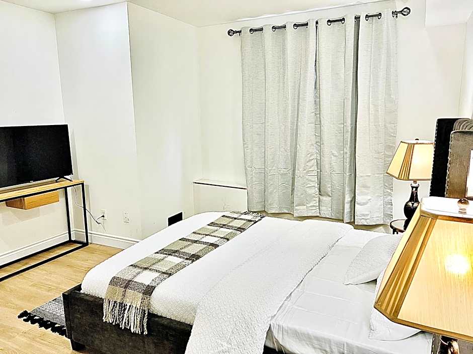 LaVida Exclusive Guest House, Free Parking (Rm#2)