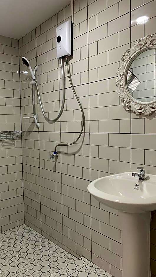 Maleena Garden at Lam Takhong Riverside