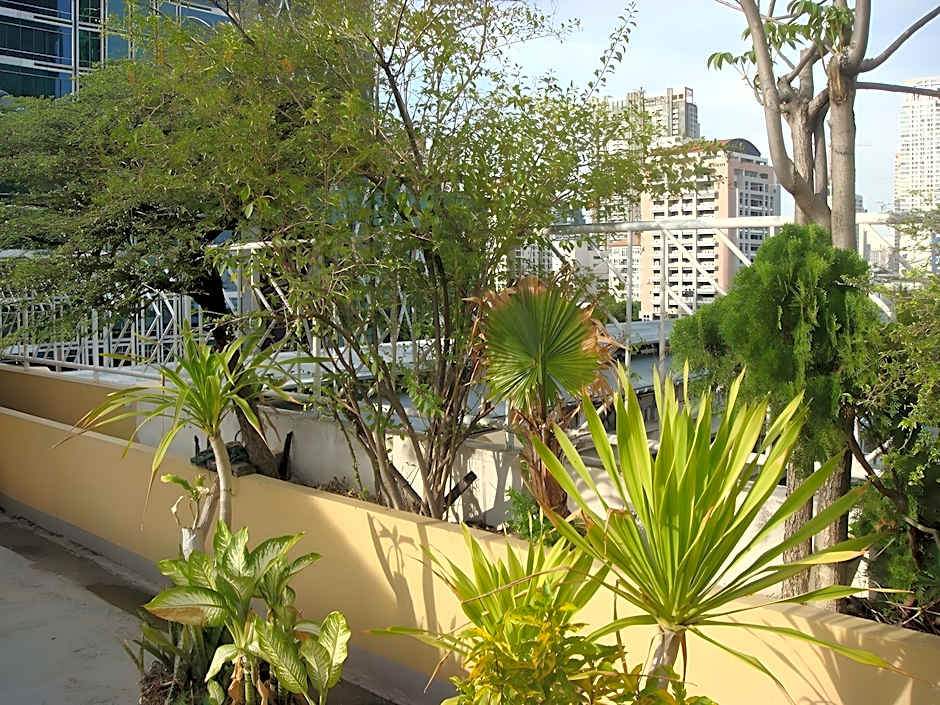 King Royal Garden Inn Hotel