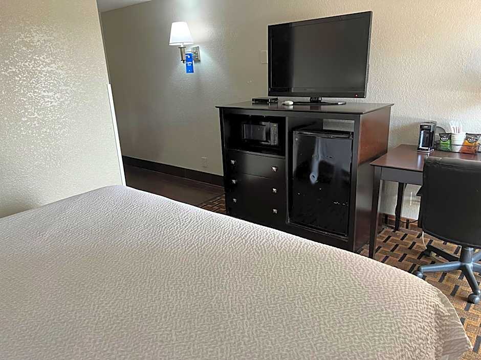 Days Inn by Wyndham Joplin