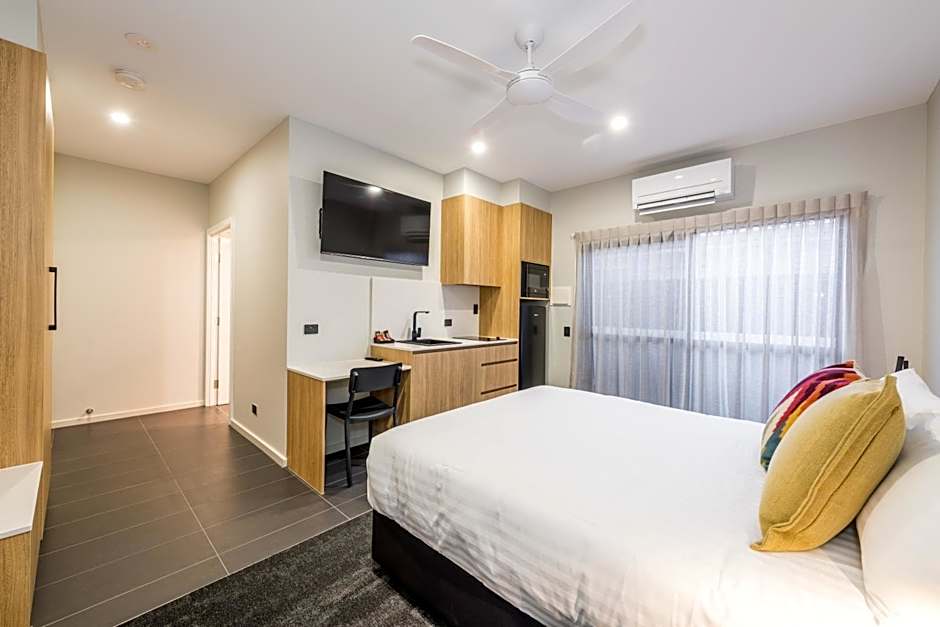 AVENUE MOTEL APARTMENTS