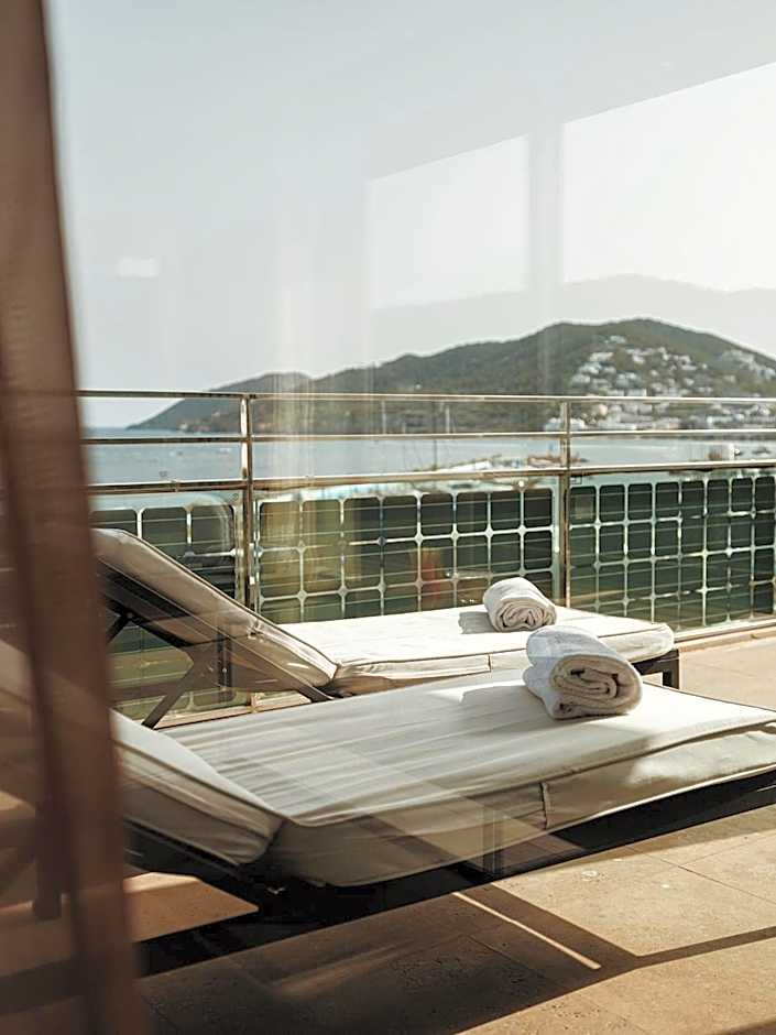 Aguas de Ibiza Grand Luxe Hotel