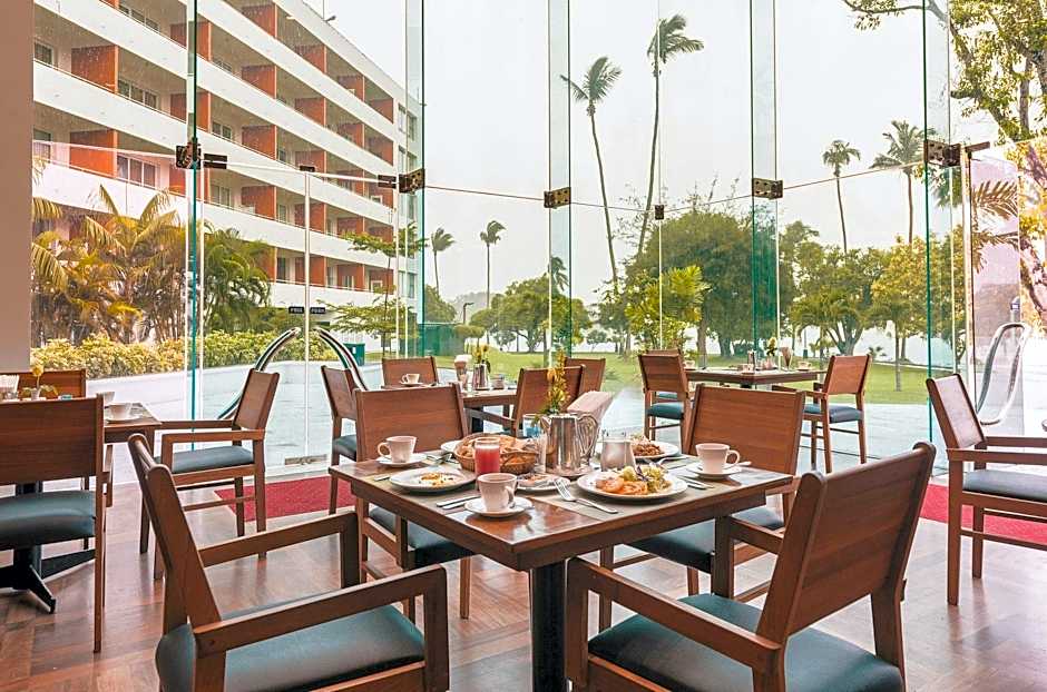 Inya Lake Hotel Yangon
