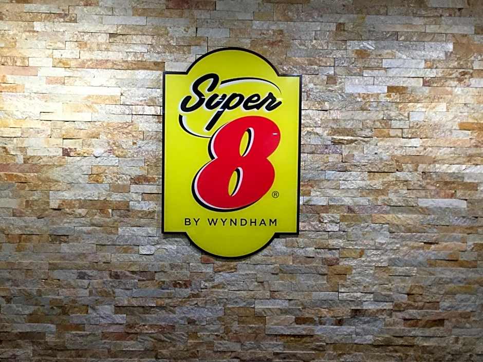 Super 8 by Wyndham South Holland