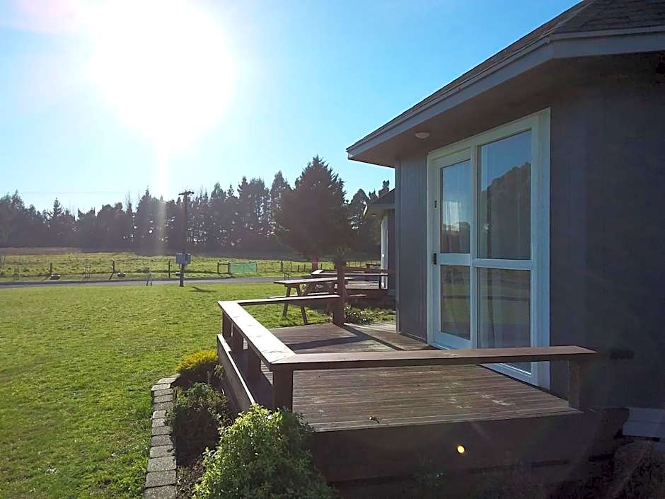 Pineacres Motel and Park