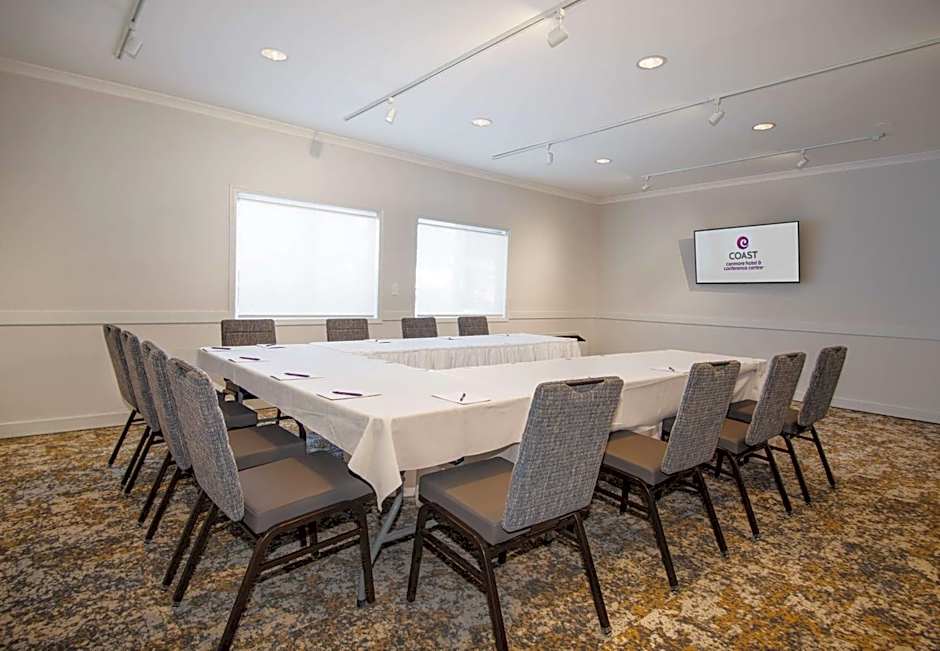 Coast Canmore Hotel & Conference Centre