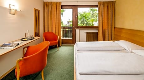 Deluxe Double or Twin Room with Garden View