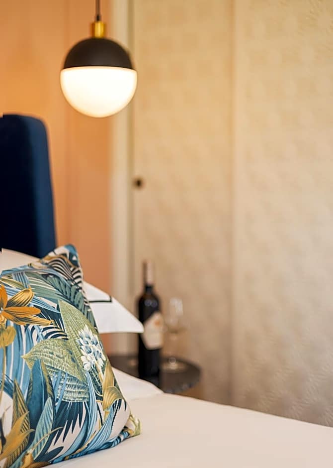 Villa Albi - Machne Yehuda Hotel