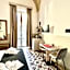 Eccelsoleccese Boutique B&B - steps from the Historic Center